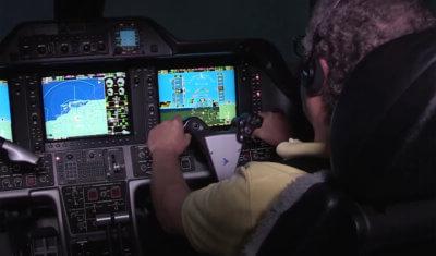 独自在驾驶舱-一个视频关于失去控制飞行